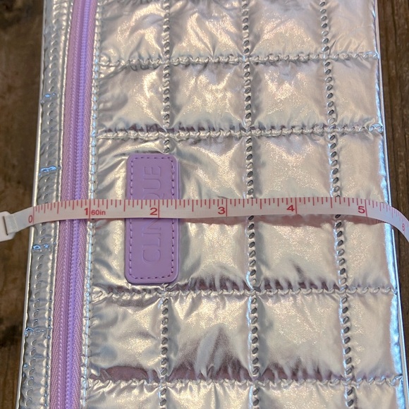 COPY - NEW Clinique Makeup/Toiletries Zip Around Case Silver - Picture 8 of 8